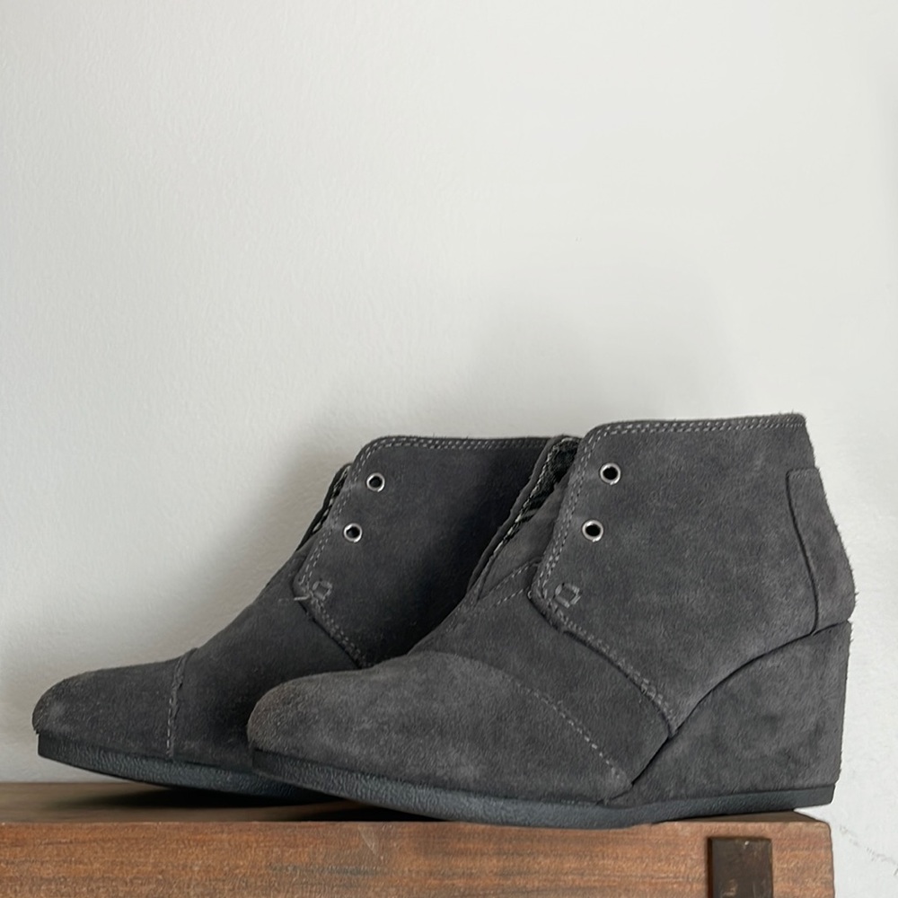 Toms charcoal gray booties